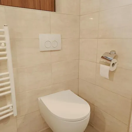 Appartamento Flat In Historic With Your Own Private Garden, Near City Park